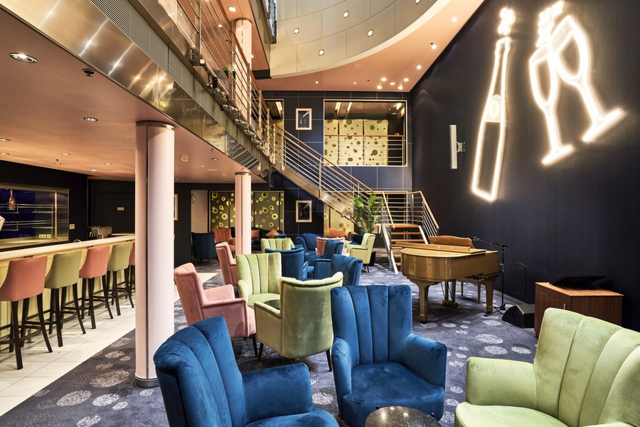 Marella Cruises Marella Voyager Flutes ©Tom Fallon 2.jpg
